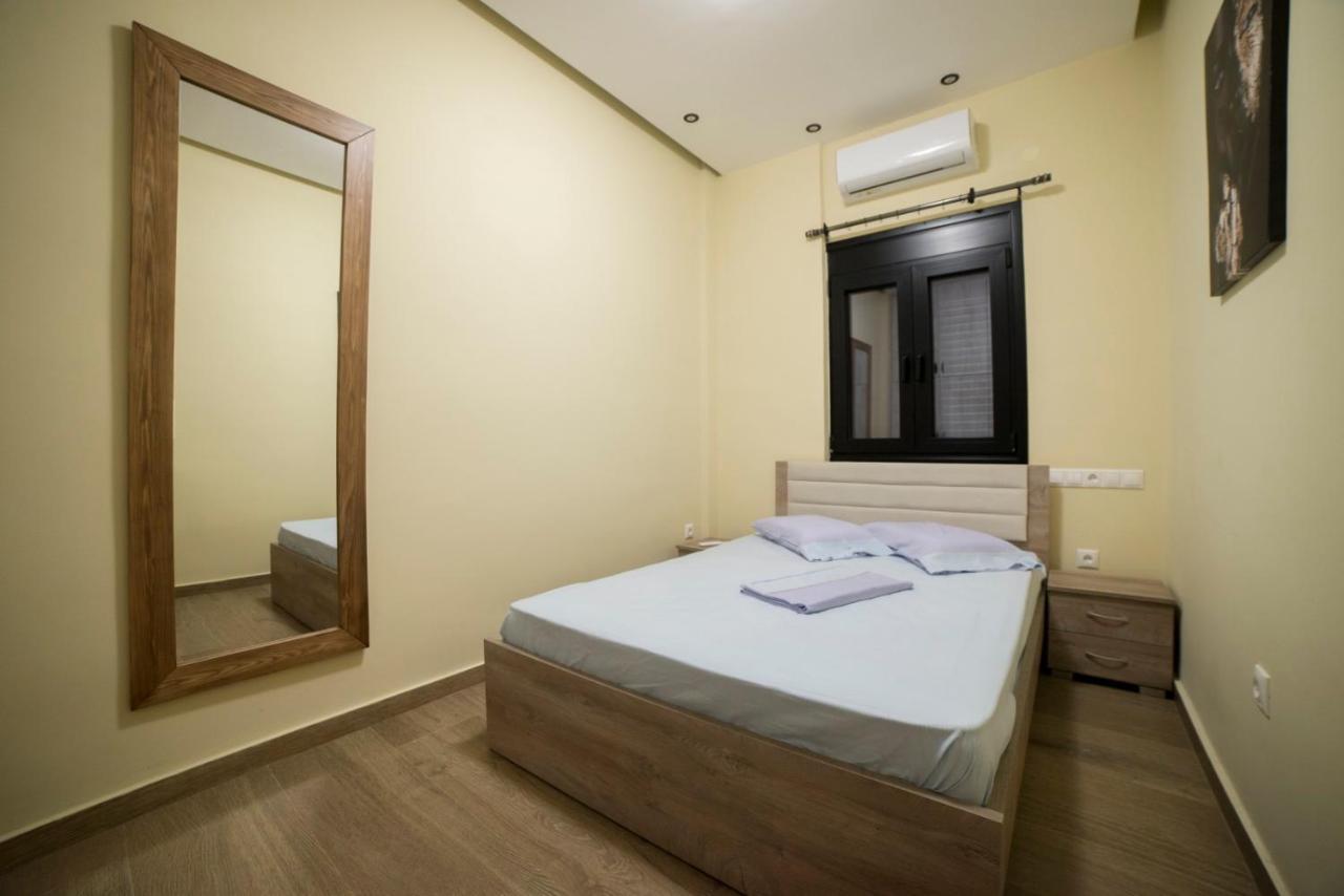 Luxurious Apartment In The Heart Of Town ! 루트라키 외부 사진