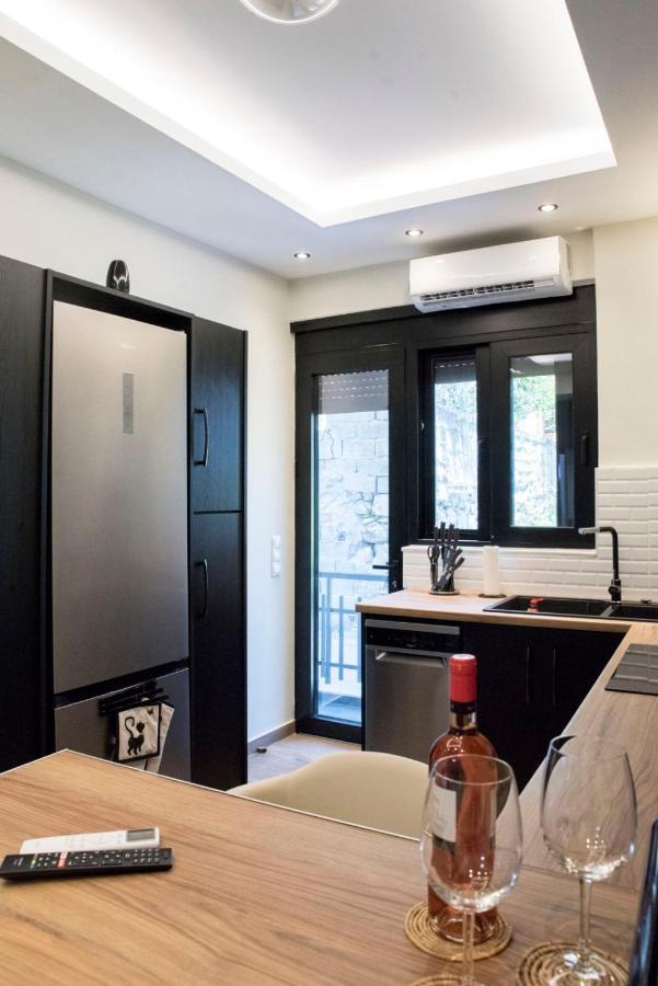 Luxurious Apartment In The Heart Of Town ! 루트라키 외부 사진